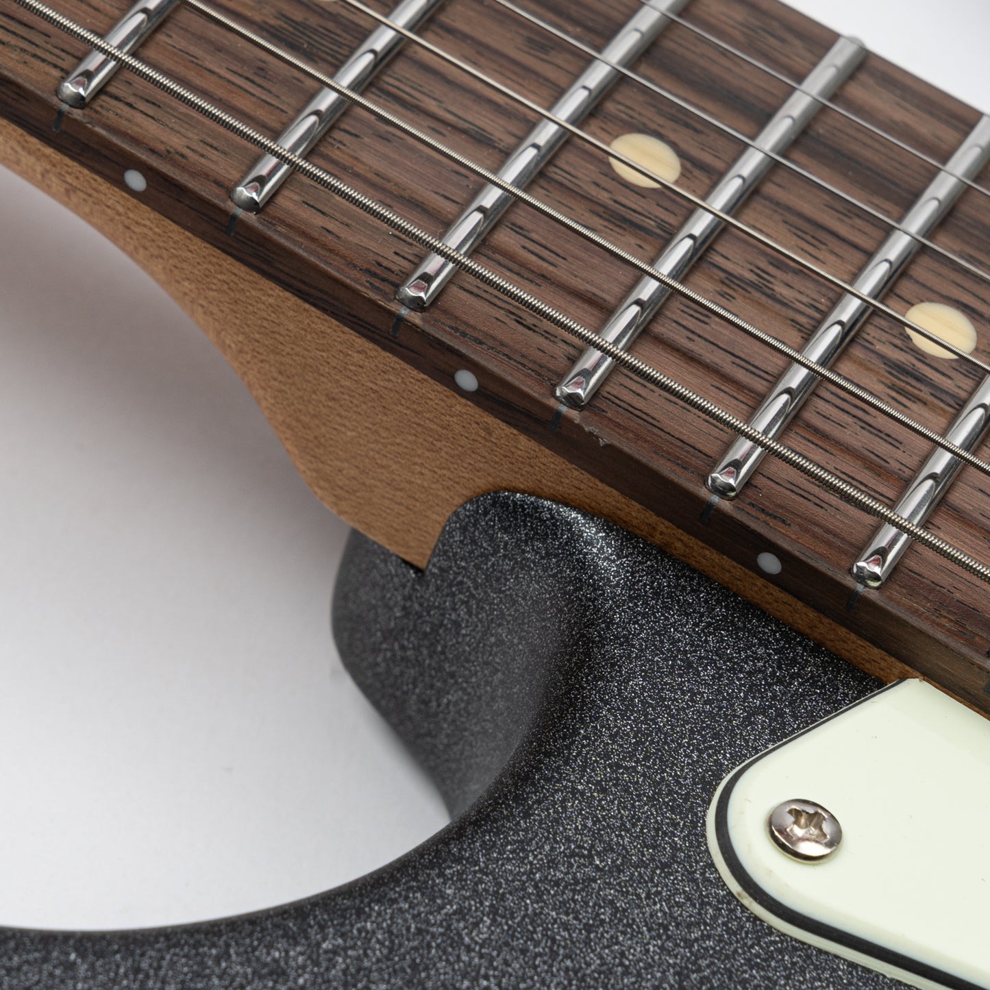 YMX-SG3_black_neck Eart Guitars, YMX-SG3, SSS Ceramic Single Coil Pickups Vintage Style Electric Guitar, Metal Black