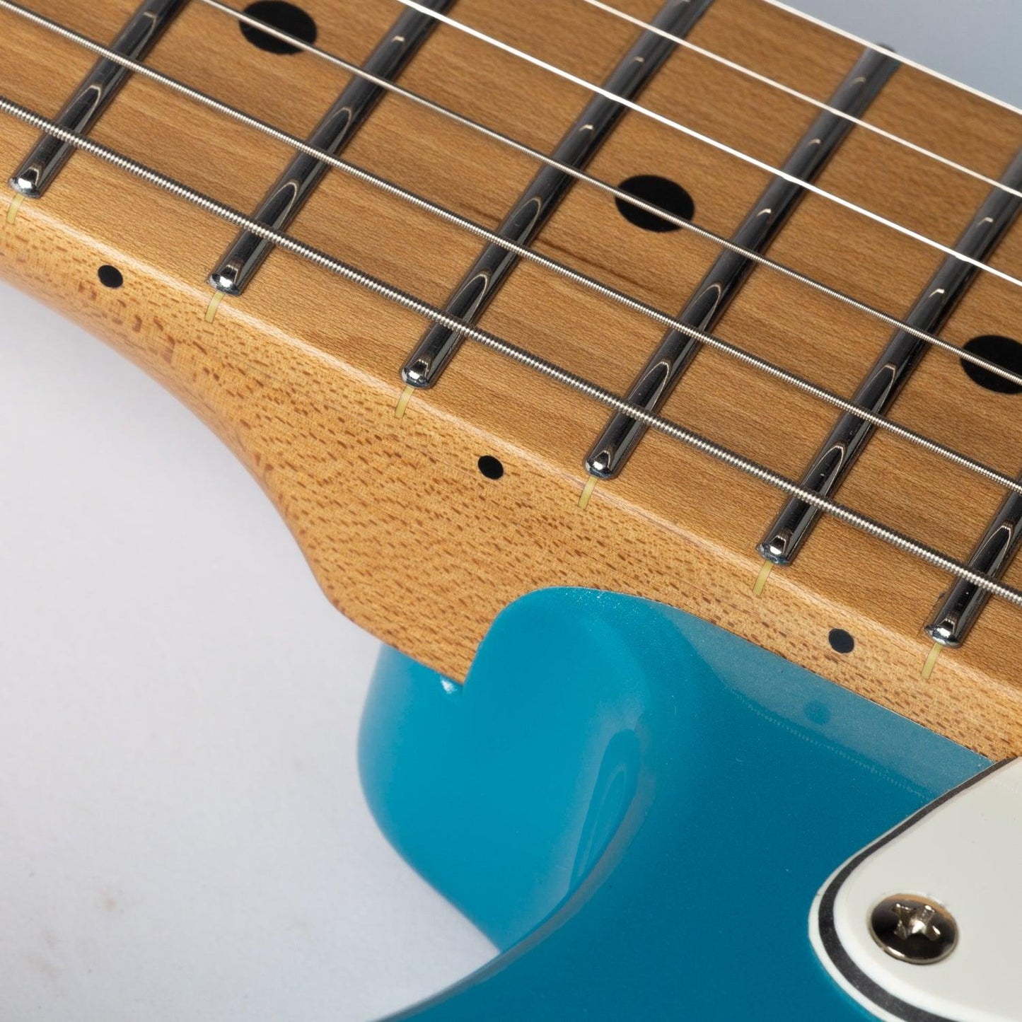 nk-vs60_blue_neck Eart Guitars, NK-VS60, 2-Point Synchronized Tremolo Bridge Alnico V Pickups Classic Electric Guitars, Pearl blue