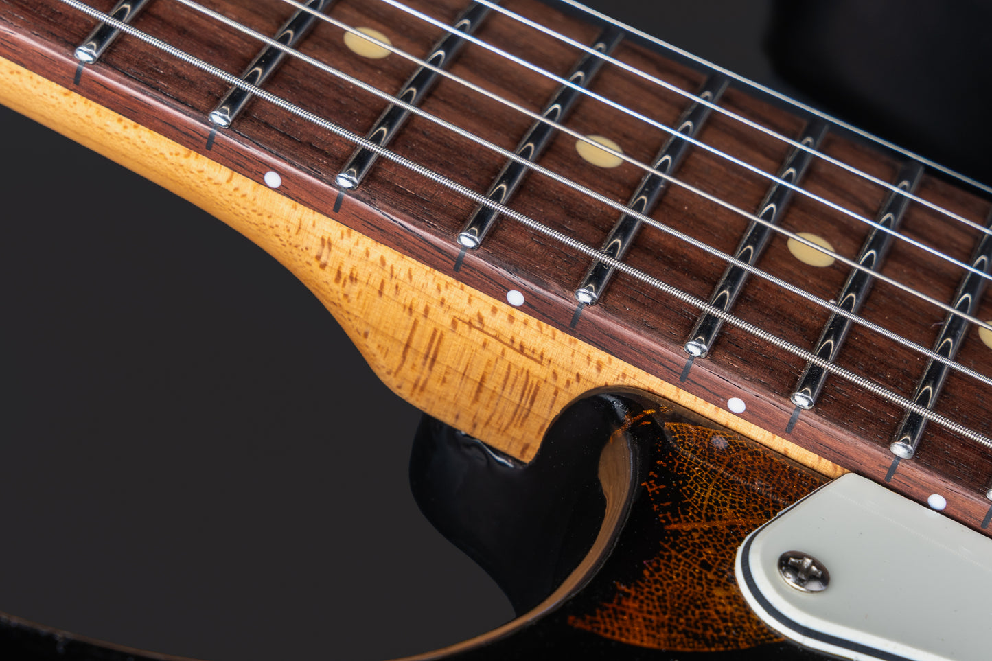 f6864605-c1d0-4fae-9519-28b6dc4fc359_1 Eart Guitars Handmade Lacquer Art-Collector's Edition 3707T5110182