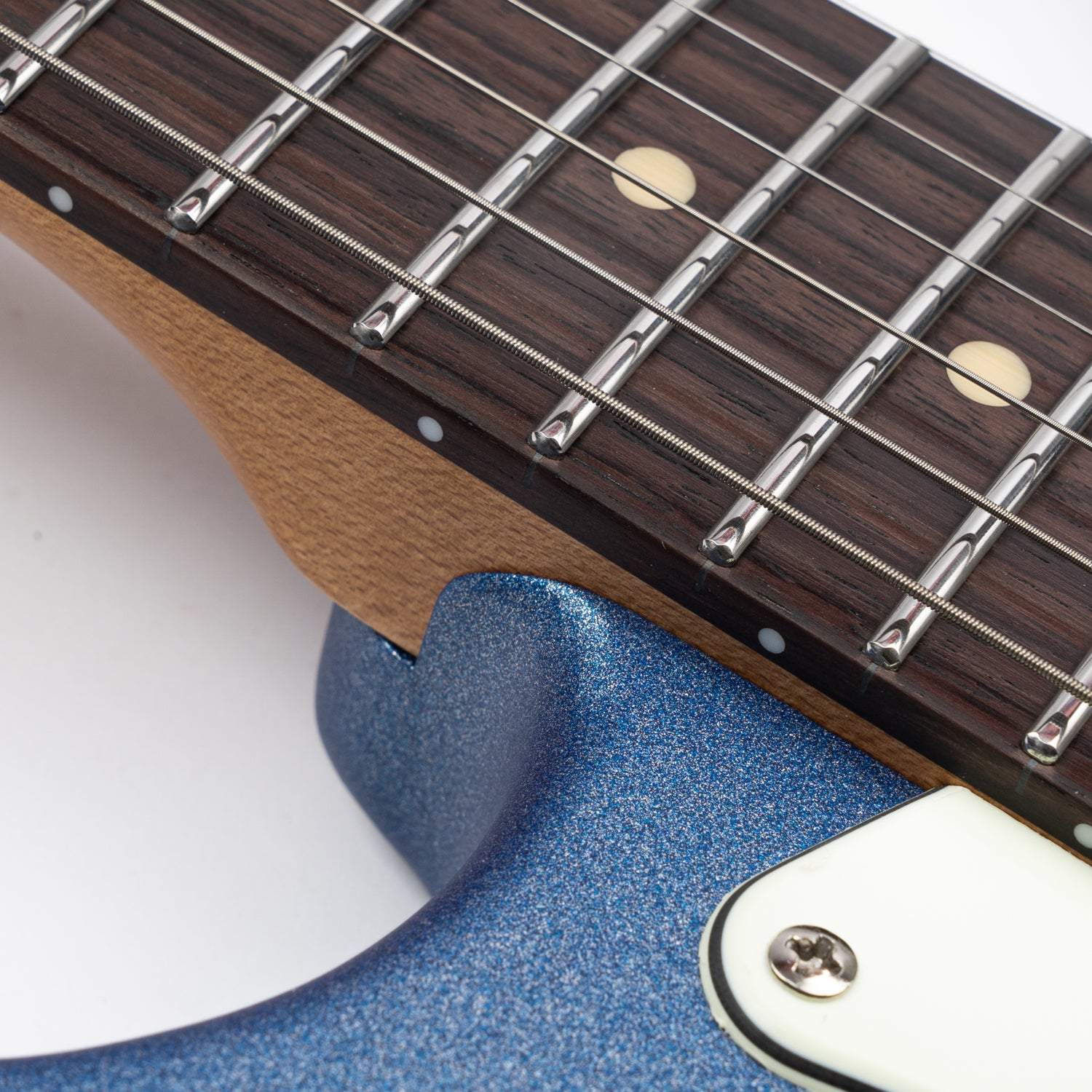 mmexport1716045933016_1_e8227bda-d156-4eda-b94a-67d2a80dda28 Eart Guitars, YMX-SG3, SSS Ceramic Single Coil Pickups Vintage Style Electric Guitar, Pearl Blue